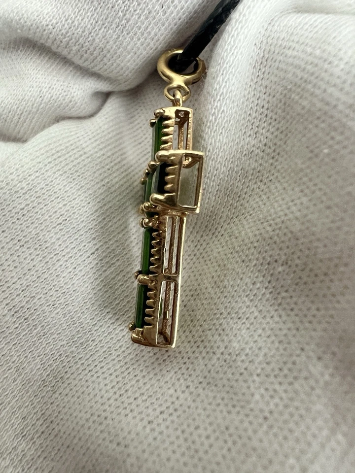 Colgante Cruz Diópsido Oro Amarillo 14k  Foto 3 de 4