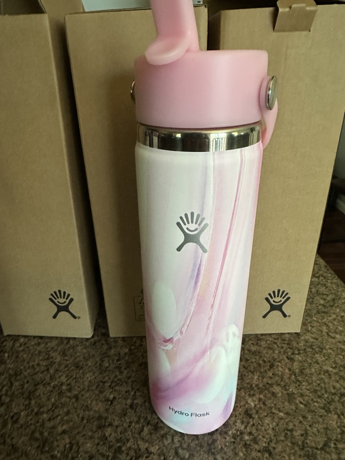 Hydro Flask 24 oz Wide Mouth with Flex Straw Cap Color: Jelly pink