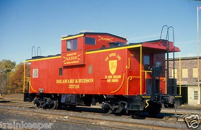 Delaware & Hudson (D&H) Caboose #35716 Color Print