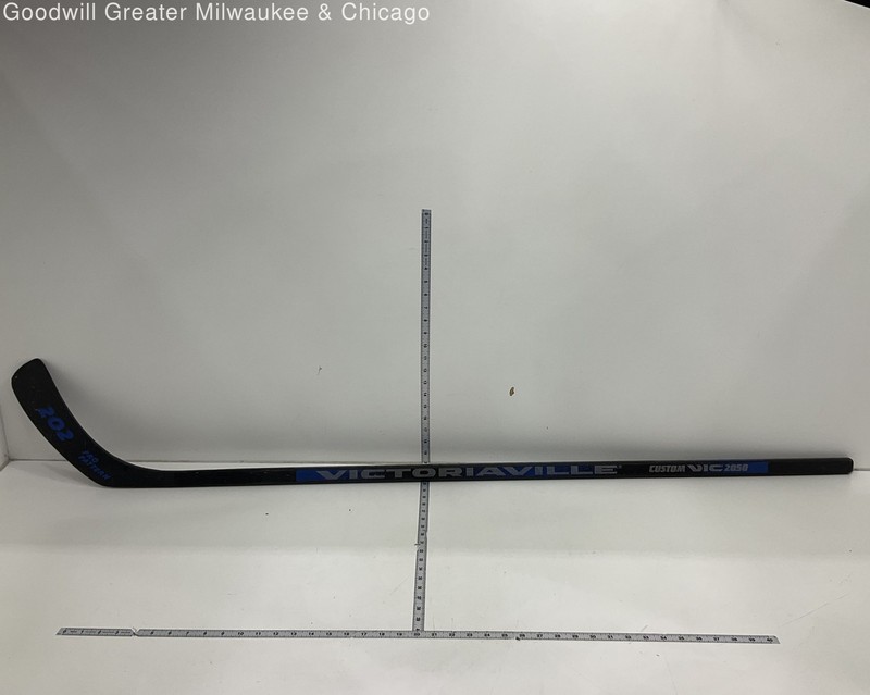 Vintage Custom Vic 2050 Right-Handed Hockey Stick Blue/Black