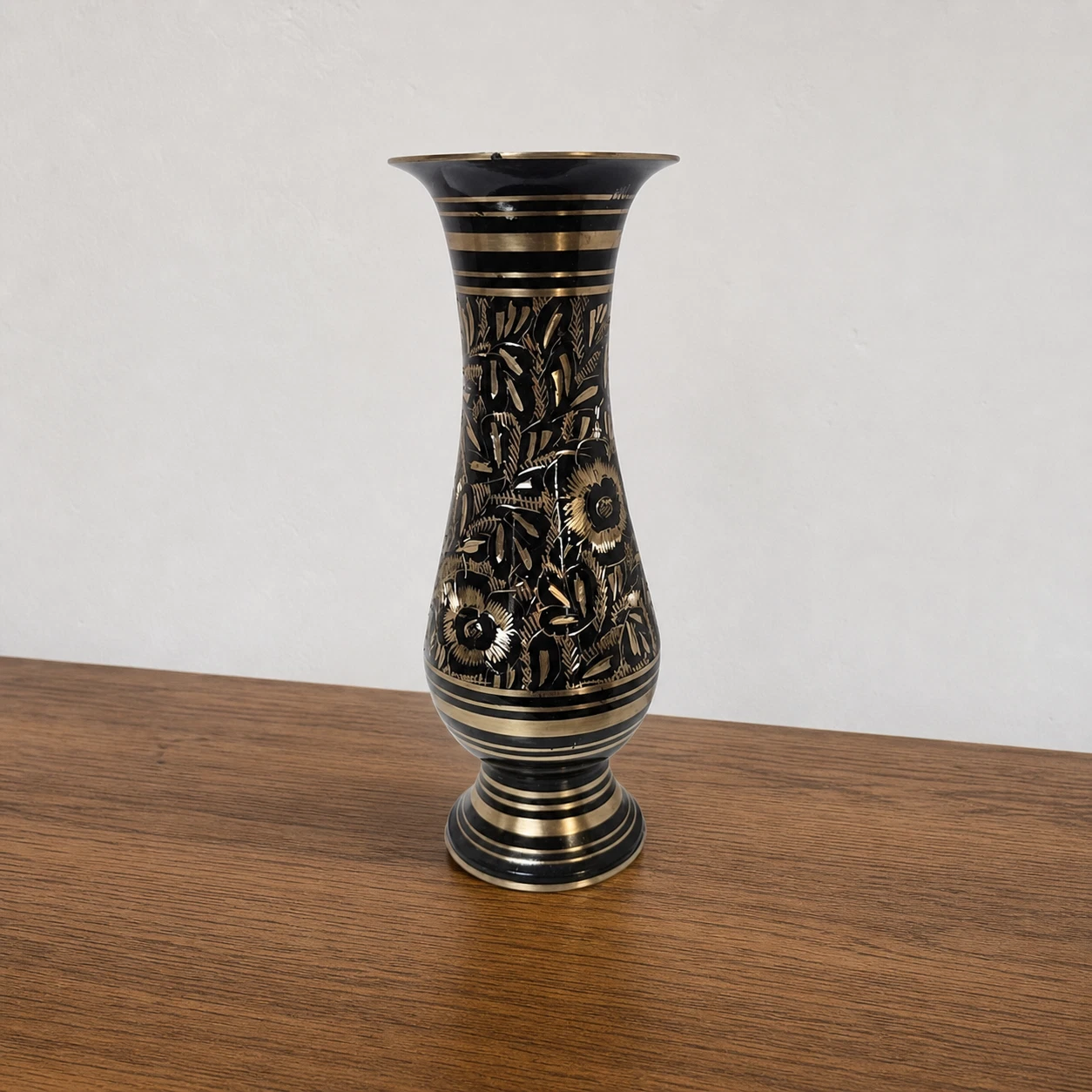 Black Brass Bud Vase, Gold Engraved Floral Design, Decorative Metal Flower Vase
Opens in a new windo