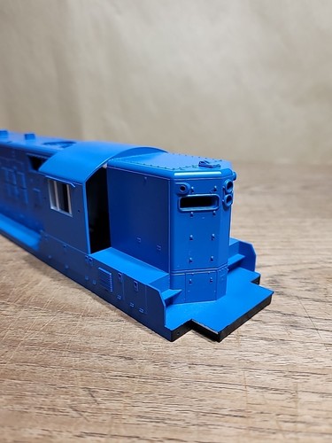 MTH Electric Trains O Gauge GP-9 Blue Plastic Shell - Picture 13 of 22