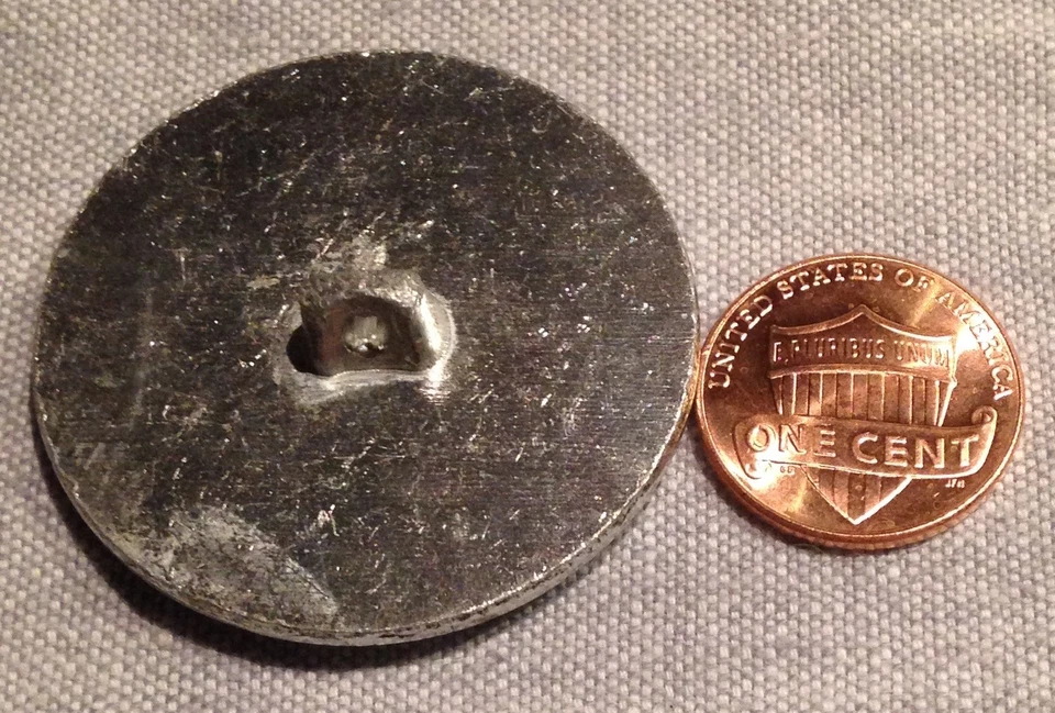 ONE Large Silver Tone Metalized Plastic Button Crest Heraldic 1 1/2" 38mm # 7948 - Image 2 of 2