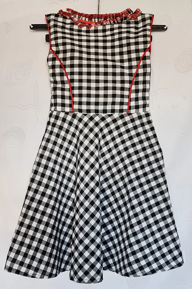 DRESS VINTAGE TRACHTEN OKTOBERFEST DIRNDL TYROL PLAID GIRL-SIZE:US 7/EU 122 - Image 3 of 4