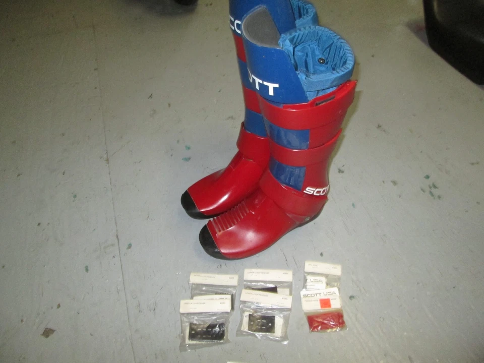 VINTAGE NOS SCOTT MEDIUM SIZE 7 MOTOCROSS BOOTS WITH NOS EXTRA HARDWARE - Imagem 2 de 4