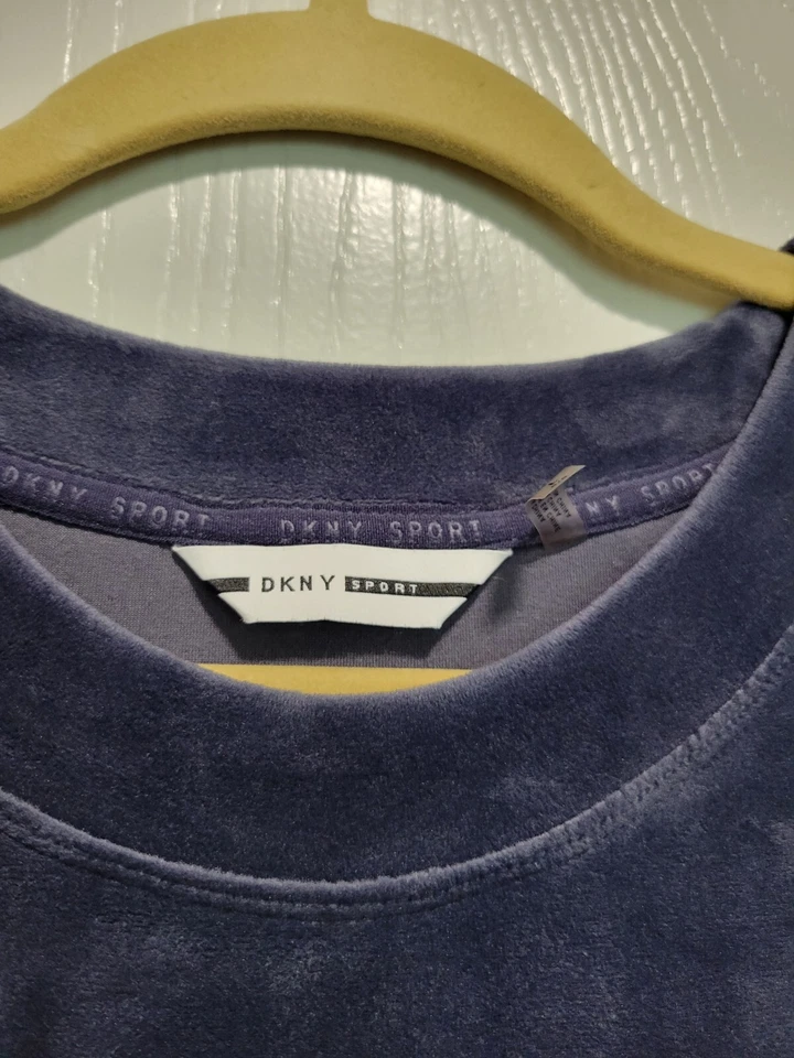 Camiseta Blusa De Colección DKNY Deportiva Grande Azul Marino Terciopelo Bebé Y2K Foto 3 de 4