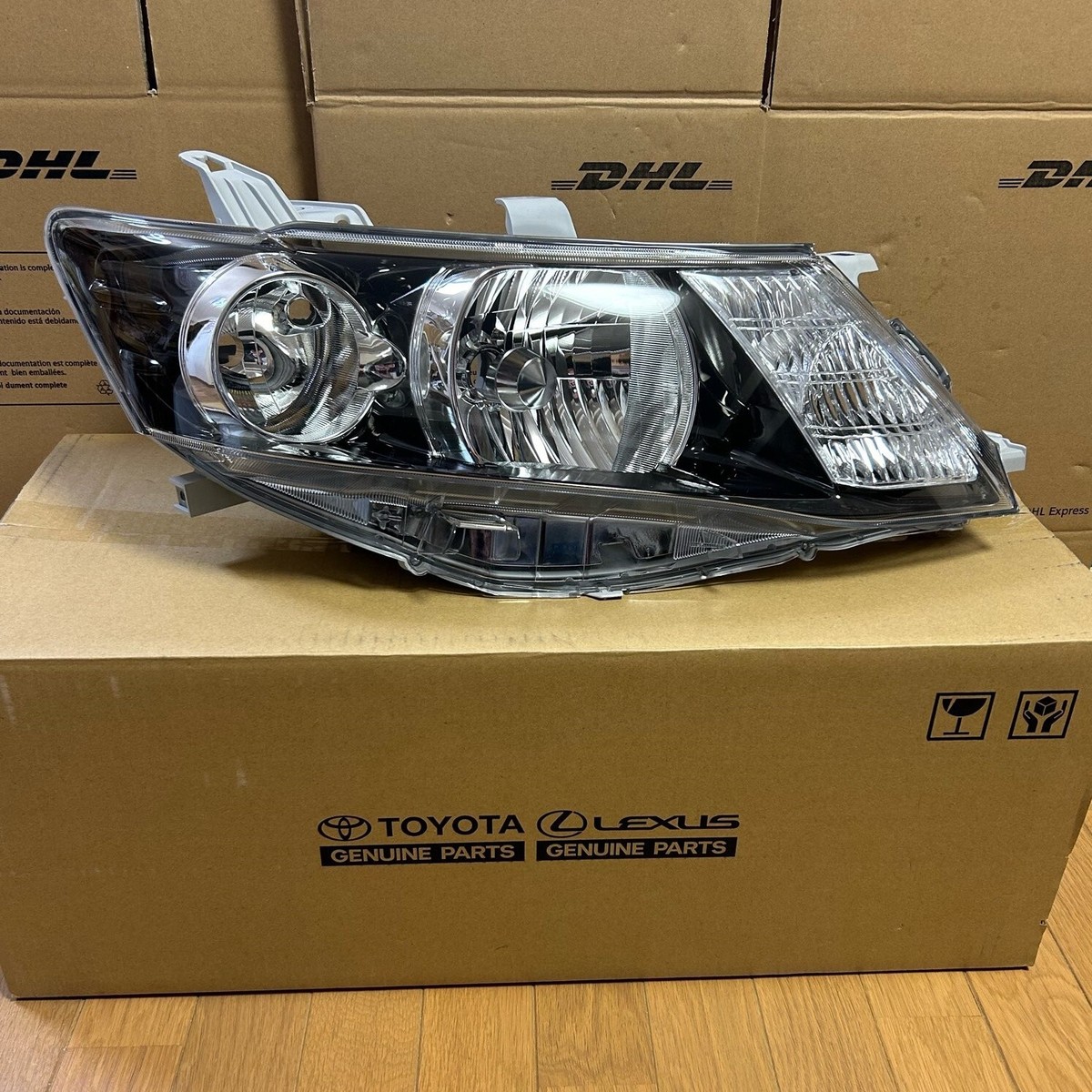 NEW】Toyota Genuine Unit Assy, Headlamp, Rh 81145-20B00 Direct