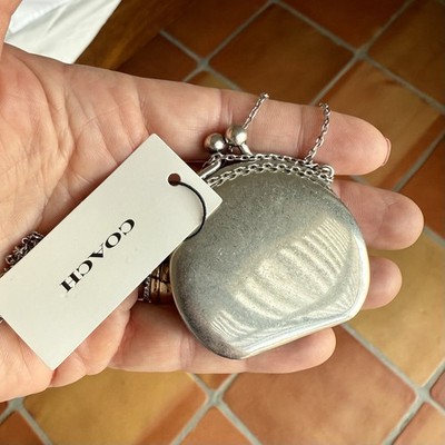 ◎美品◎ COACH スパンコール kisslock パーティバッグ シルバー NWT Coach Limited Edition Runway Silver Kisslock Pendant Necklace