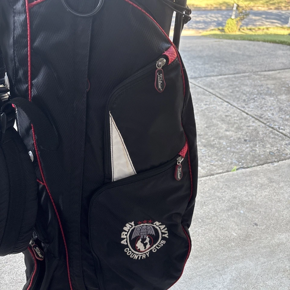 Bolsa de golf Titleist de nailon negra con 14 palos y 6 paquetes excelente estado Foto 2 de 4