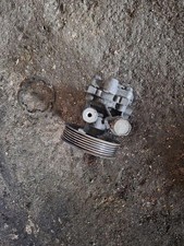 Pompe direction assistée Mitsubishi GRANDIS