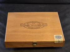 La Fama Gran Fama Cigarcanaria Wood Cigar Box  Spain  Canary Island