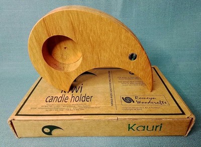 Handgefertigter KIWI Kerzenhalter von Romeyn Woodcrafts; KAURI Holz & PAUA Muschel