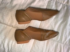 NWOT Split Sole Child s PU Dance Shoes, Beige/Nude, Size 3