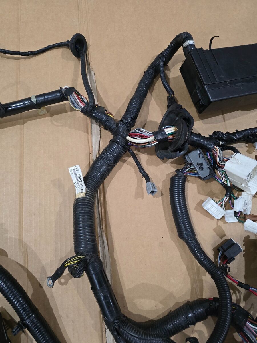 2007 - 2010 Nissan Altima Hybrid Engine Wiring Wire Harness 2007 - 2010 Nissan Altima Hybrid Engine Wiring Wire Harness