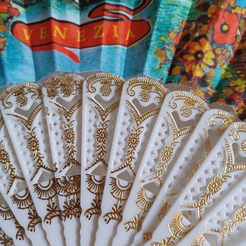 VENEZIA Italien faltbarer Handfächer Goldrand & Spitzenstoff mit Szenen von Venedig - Bild 5 von 11