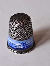 VINTAGE GABLER THIMBLE SILVER 800 WITH BLUE & WHITE WINDMILL ENAMEL BORDER, A/F