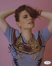 Hayley Atwell Sexy Autographed Signed 8x10 Photo ACOA