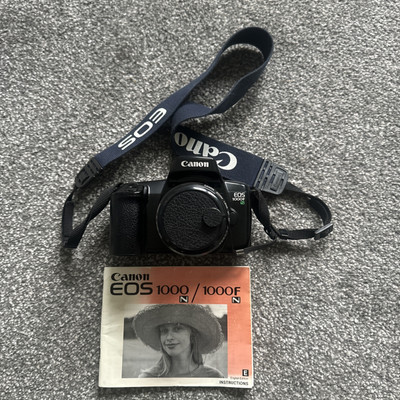 Canon EOS 1000FN 35mm SLR Film camera, printed manual, strap