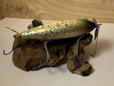 Vintage Pflueger Neverfail Minnow 5” Wood Lure w/ Props & Glass Eyes – Flitter