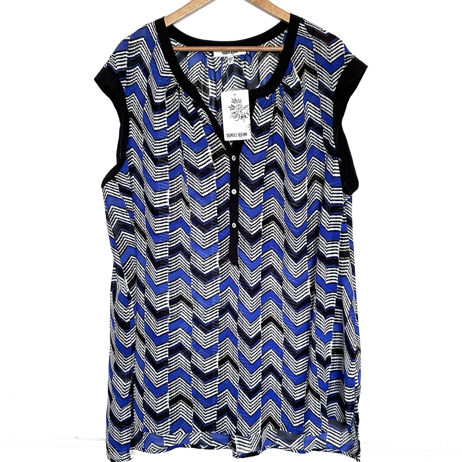 NWT Daniel Rainn Plus Shirt Women’s 3X Geometric Boho Sleeveless Sheer V Neck