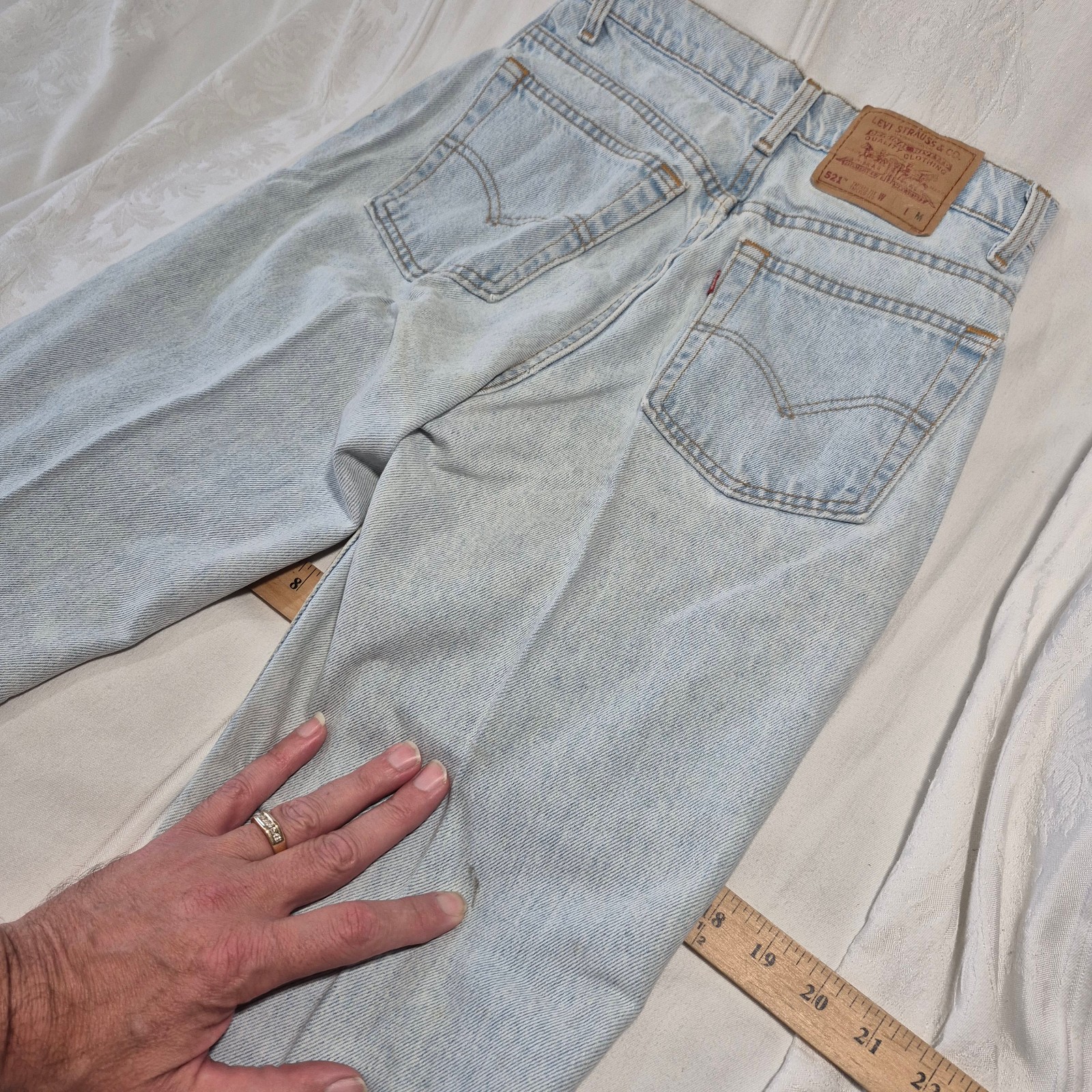 VTG LEVIS 521 JEANS TAPERED FIT and LEG  SIZE 10 28x30 MADE IN USA thumbnail 18