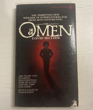 The Omen By David Seltzer Mass Market PB Book 1976 Signet Publishing Company
