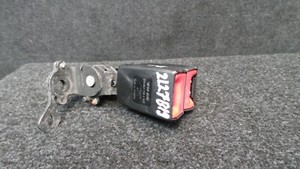 2L27B19 * 8V0857739A VW Golf 7 Gurtschloss Sicherheitsgurt Schloss Hinten Mitte