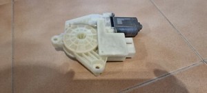VW Passat B8 Fensterhebermotor hinten links 5Q4595812E
