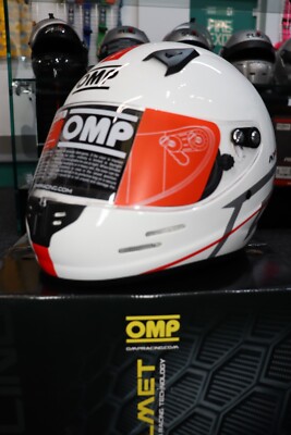 Casque karting léger KJ-8 EVO design moderne OMP