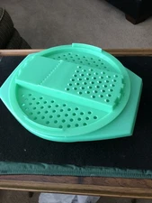 Tupperware Cheese Grater + Bowl EUC - Green Cabbage Shred Grate Vintage 786-9