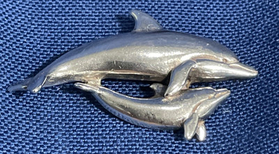 Vintage Sterling Silver 2 Dolphins Pin 1.55'' NICE DETAILS  3-D Signed DV c.1989