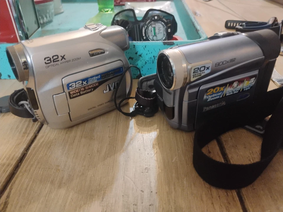 Lote de 2 VIDEOCÁMARAS. Panasonic # PV-GS12, JVC GD-D350U. SIN CARGADORES. GRAN OFERTA Foto 2 de 4