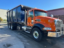 ROLL OFF TRUCK GU713