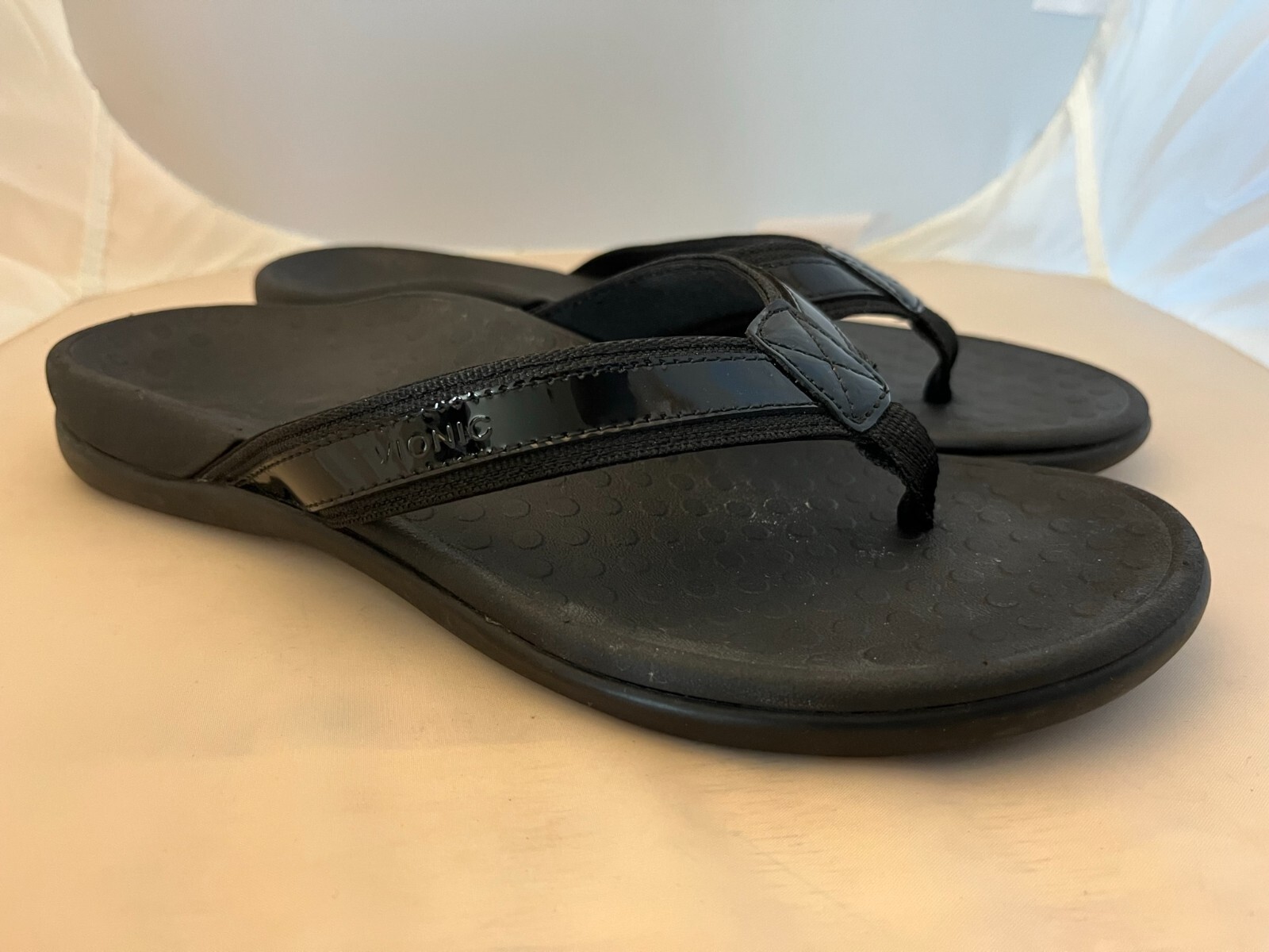 Vionic Tide II Women's Size 9 Black Sandals Flip Flops Thong Patent