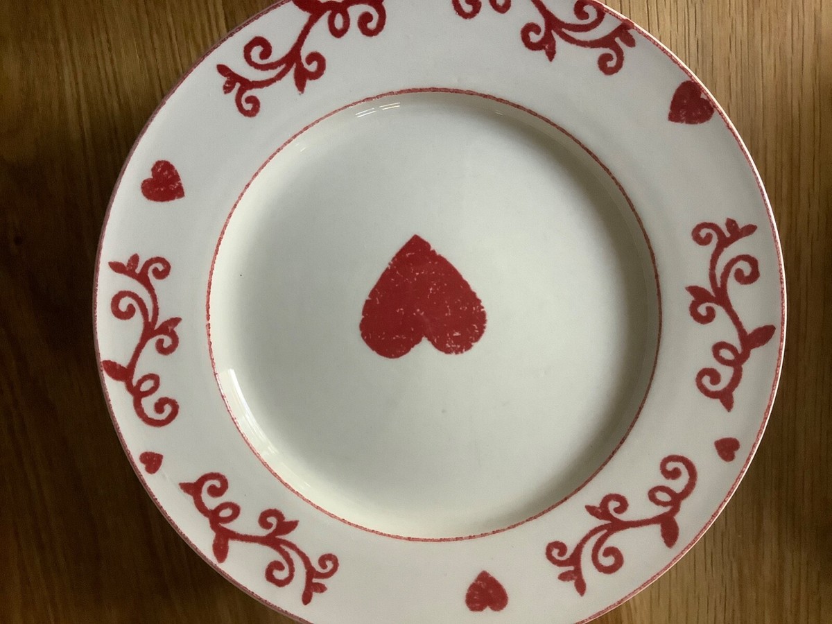 Service De Table 20 Pièces En Faïence – Beige Et Rouge – Motif Cœur – Vaisselle Campagne