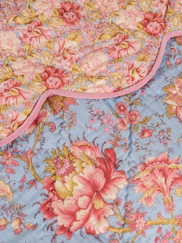 Meridian Floral Throw By April Cornell ~~ 50" x 60" Size - Picture 2 of 2