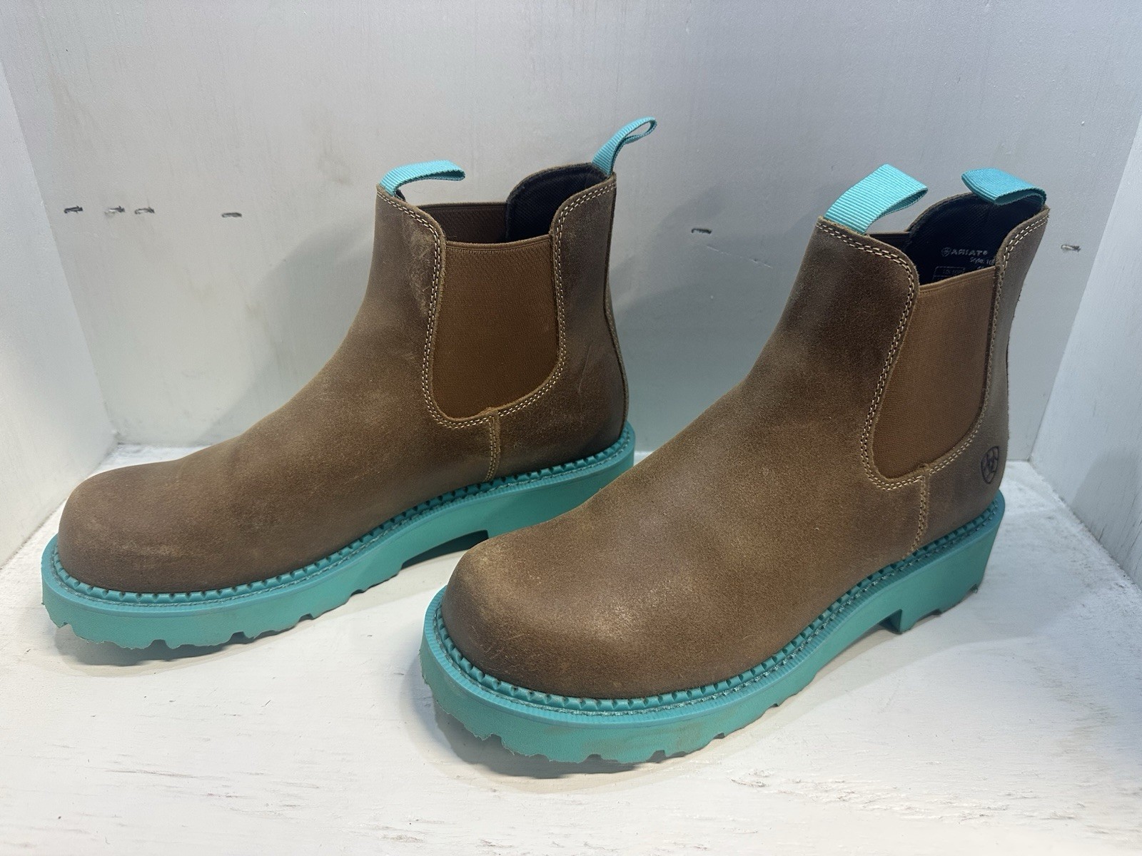 Ariat Women’s Fat baby Chelsea Round Toe Boots Size 10B