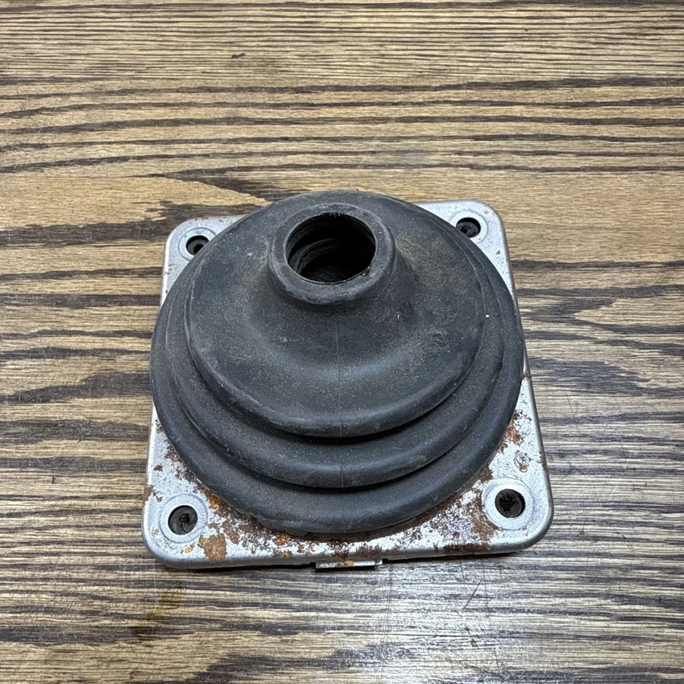 Used OEM Gear Shifter Boot 58268-60020 Lexus LX470 Toyota Land Cruiser 98-07 - Image 3 of 4