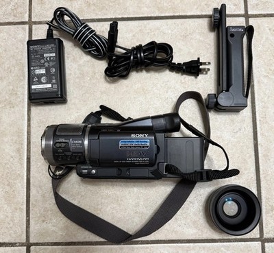 Sony Handycam HDR-HC1 Camcorder HDV MiniDV Tape Video Camera