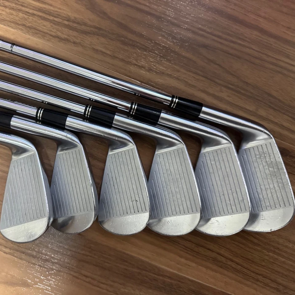 Srixon Z745 Irons #5-9,Pw(6Clubs)/Dynamic Gold S200/Flex:Stiff/ Iron set - Image 2 of 4