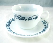 Corning Corelle Old Ville Bleu Tasse et Soucoupe Ensemble (S) Avec Pyrex Rare