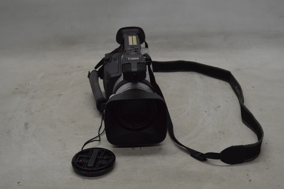 Canon DM-GL2A 3CCD 100x Zoom Mini DV & SD Digital Video Camcorder - Image 2 of 4