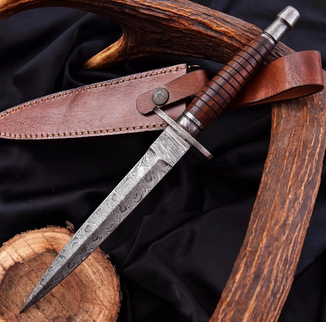 Custom Handmade Damascus Steel Blade Dagger Bowie Knife / Hunting Knife Camping