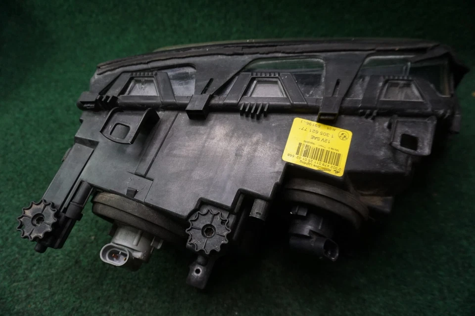 2001 2002 2003 2004 2005 BMW 325I LEFT Head Light OEM 130562177 - Image 3 of 4