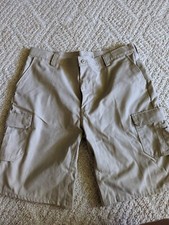 EUC Wrangler Workwear Men's Functional Cargo Work Short Khaki 42 waist RIPSTOP
