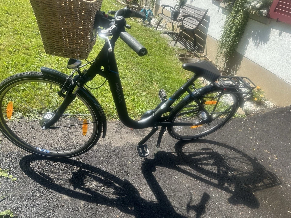 28 Zoll Alu Fahrrad City Bike Damen 7 Gang Nabenschaltung Tiefeinsteiger schwarz - Bild 3 von 4