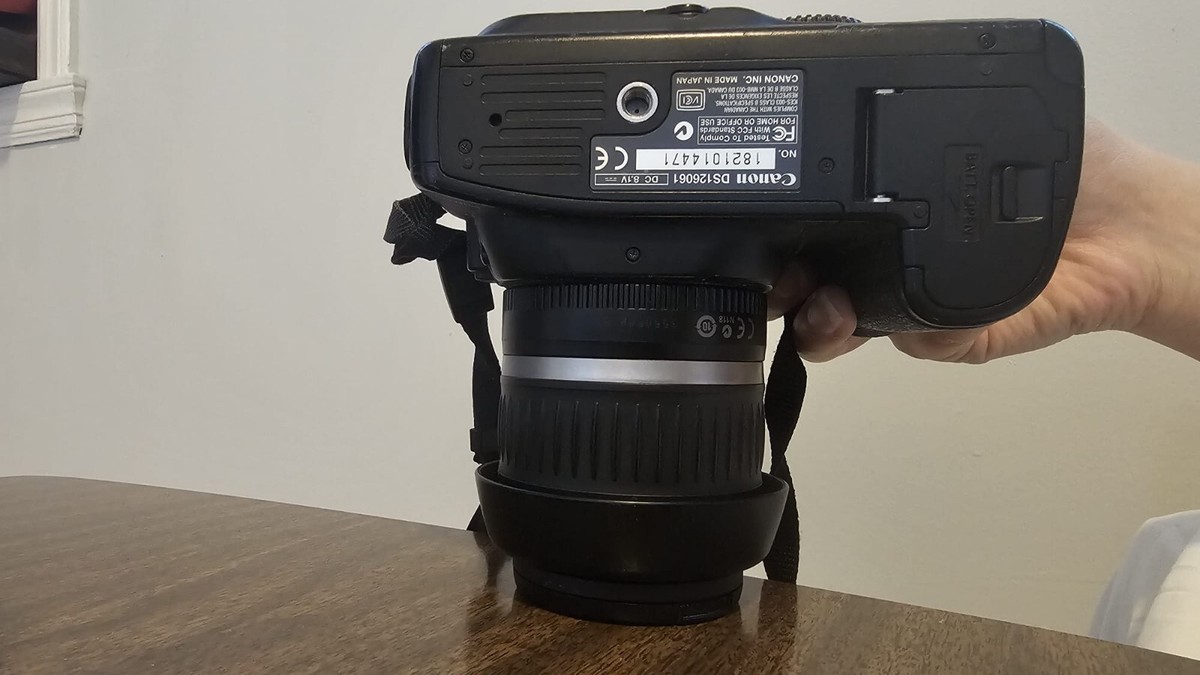 Canon EOS 20D 8.2MP Digital SLR Camera DS126061 - Black (w/ EF-S