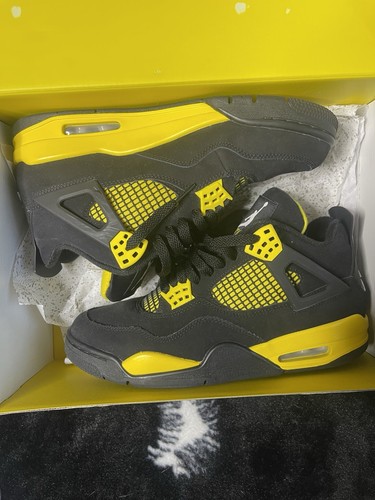 Jordan 4 Retros ‘Thunders’