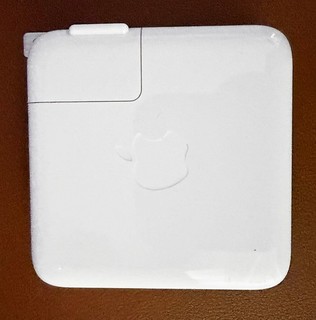 Apple 70W USB C Adapter US Plug UK Travel Adapter MacBook Bundle A2743