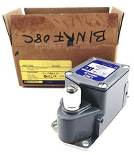 Square D, 9007TYD5 Heavy Duty Position Limit Switch, Ser. D, Universal Type, NEW